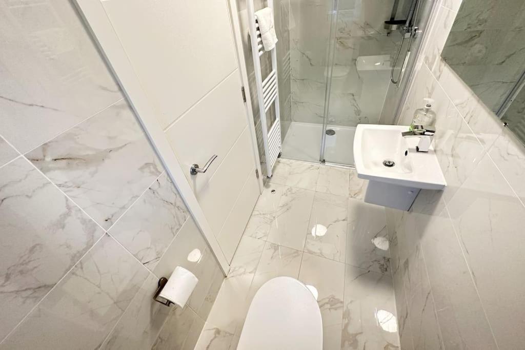 Paradigm House, Delightful 2-Bedroom Flat 4, Oxford Buitenkant foto